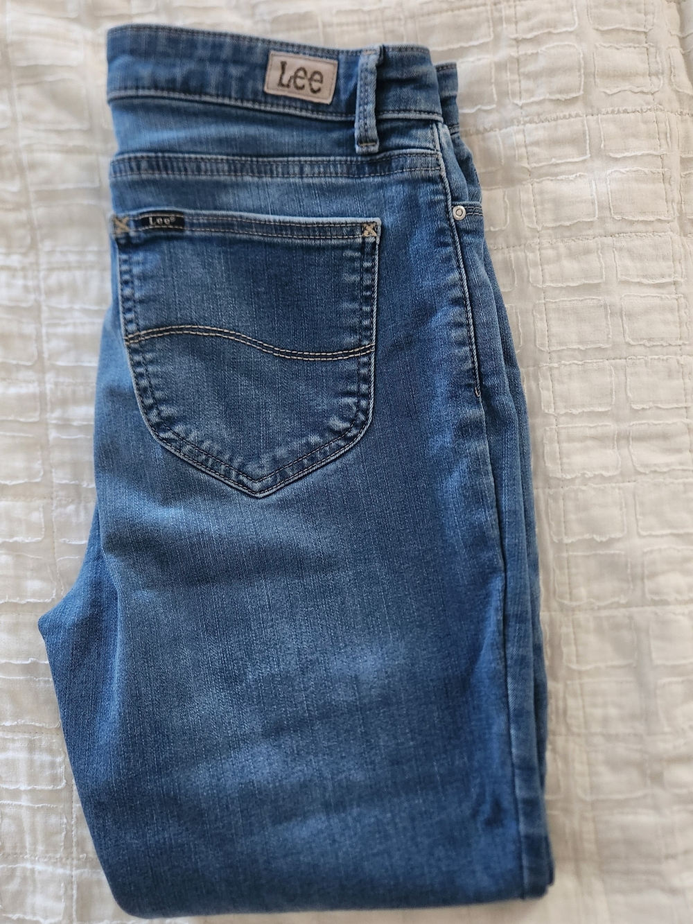 Lee Women's Skinny Jeans in Medium Blue Stretch Denim, short